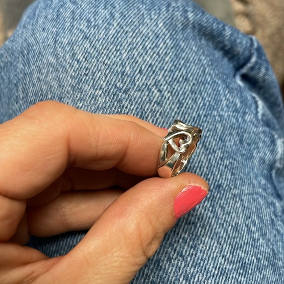 Tiffany and co Paloma Picasso triple heart Sterling ring - Picture 7 of 11